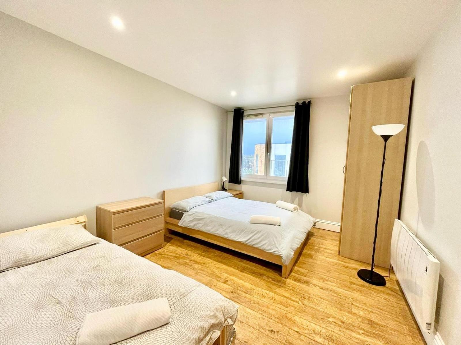 דירות London Modern Flat Near Transports מראה חיצוני תמונה