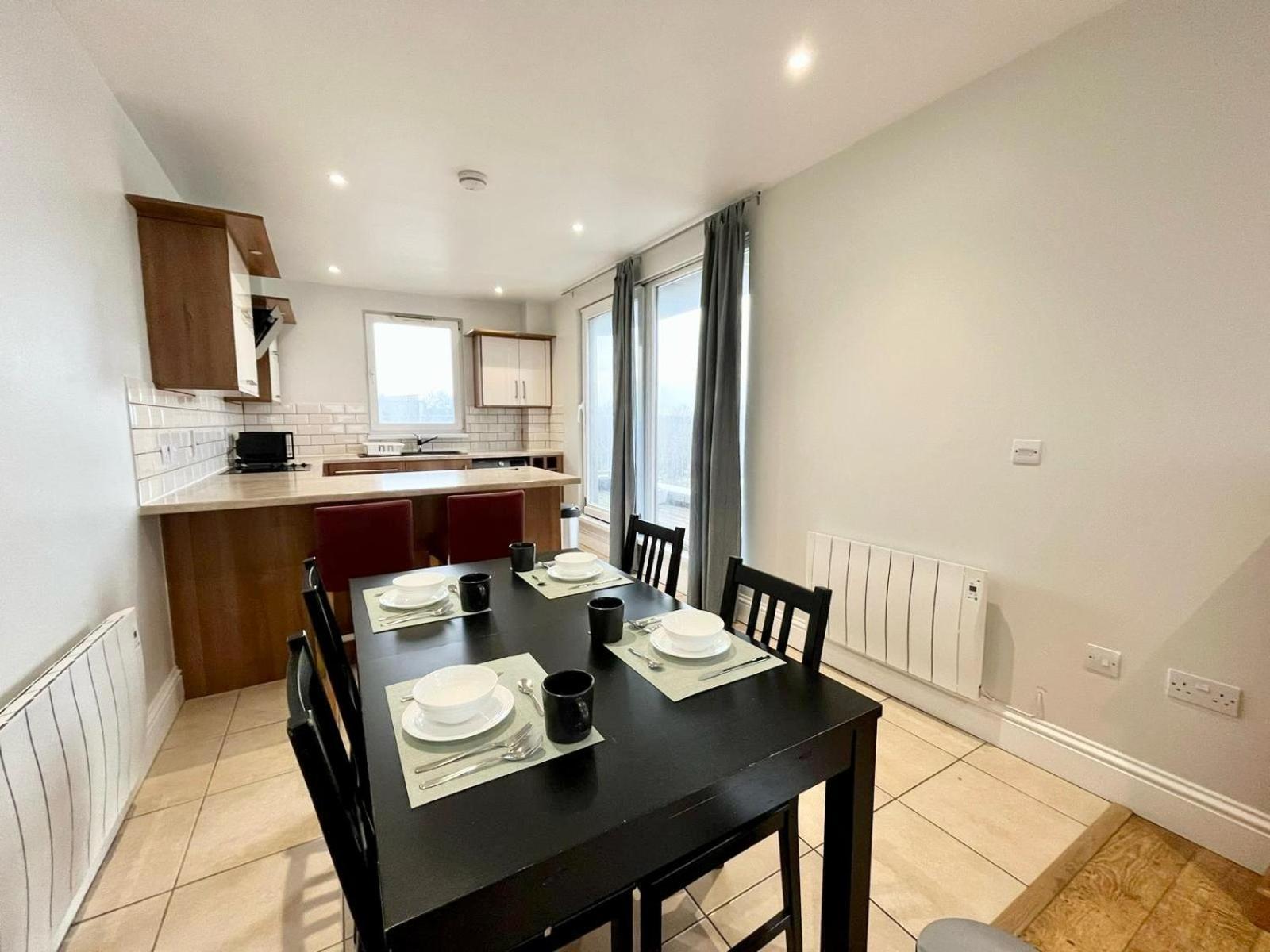 דירות London Modern Flat Near Transports מראה חיצוני תמונה
