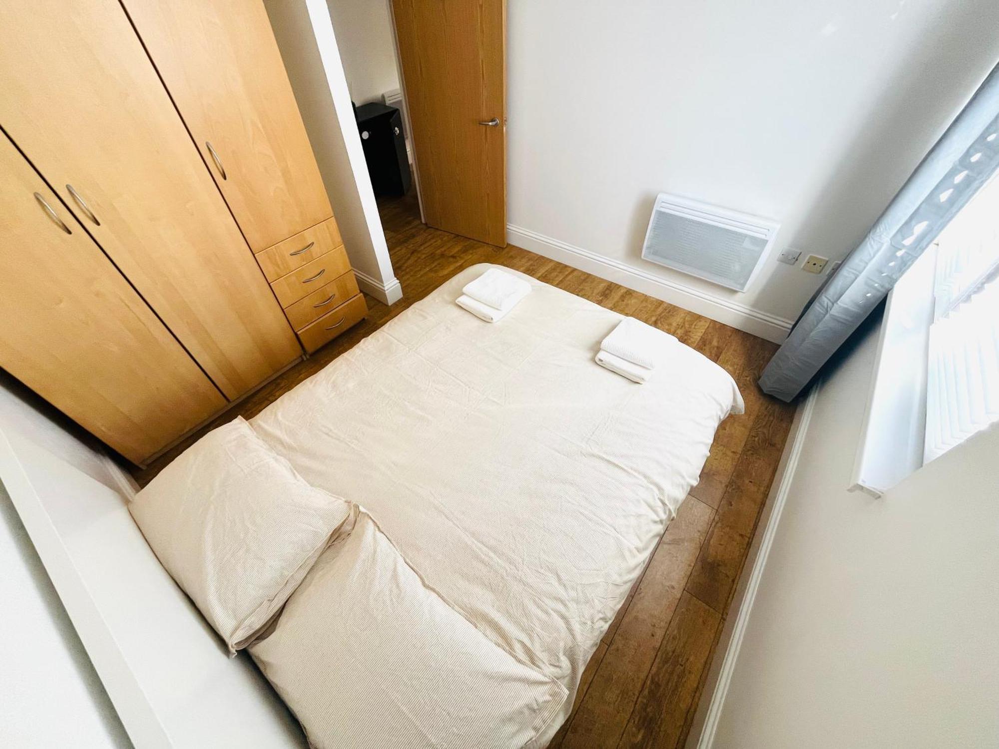 דירות London Modern Flat Near Transports מראה חיצוני תמונה