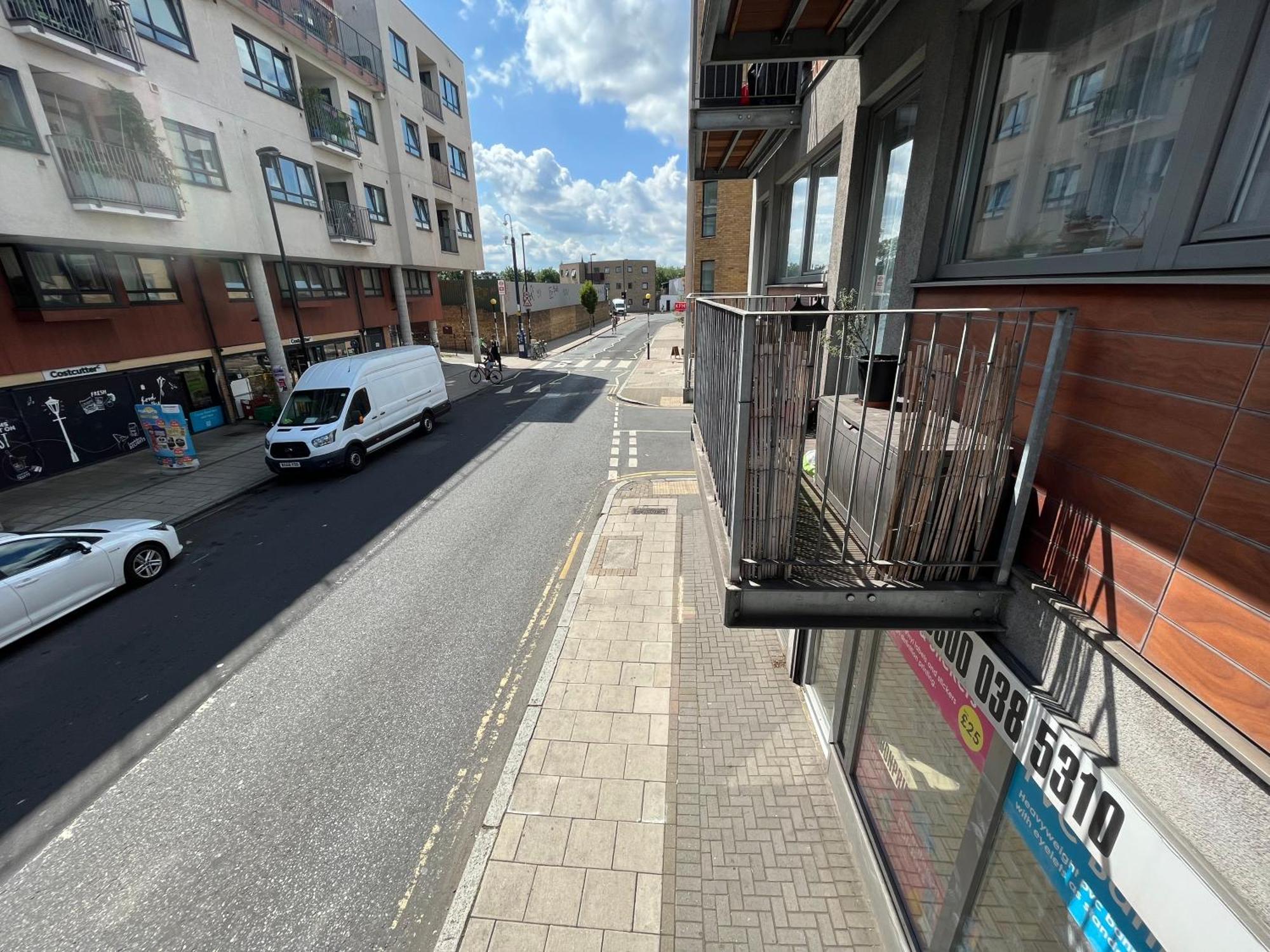 דירות London Modern Flat Near Transports מראה חיצוני תמונה